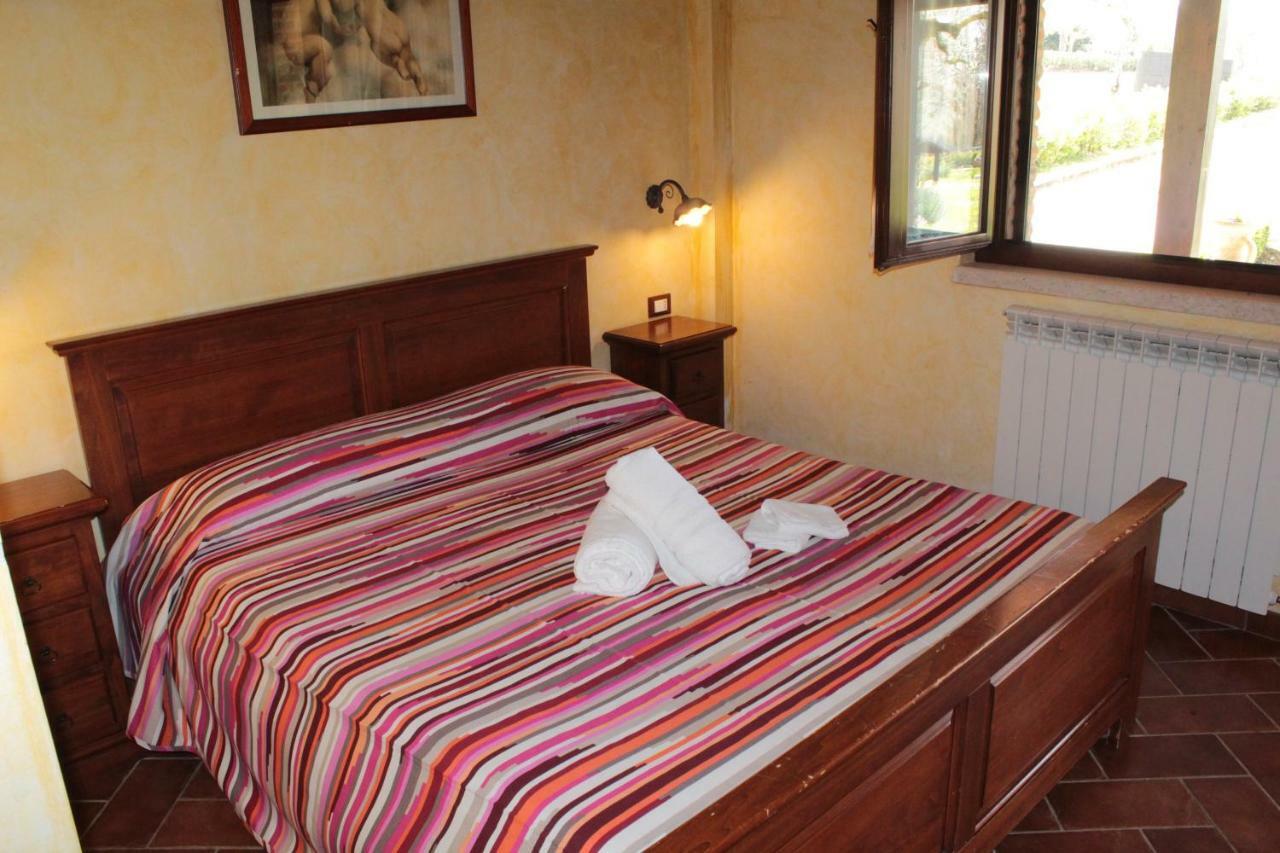 Agriturismo Il Castagneto パドゥーラ エクステリア 写真